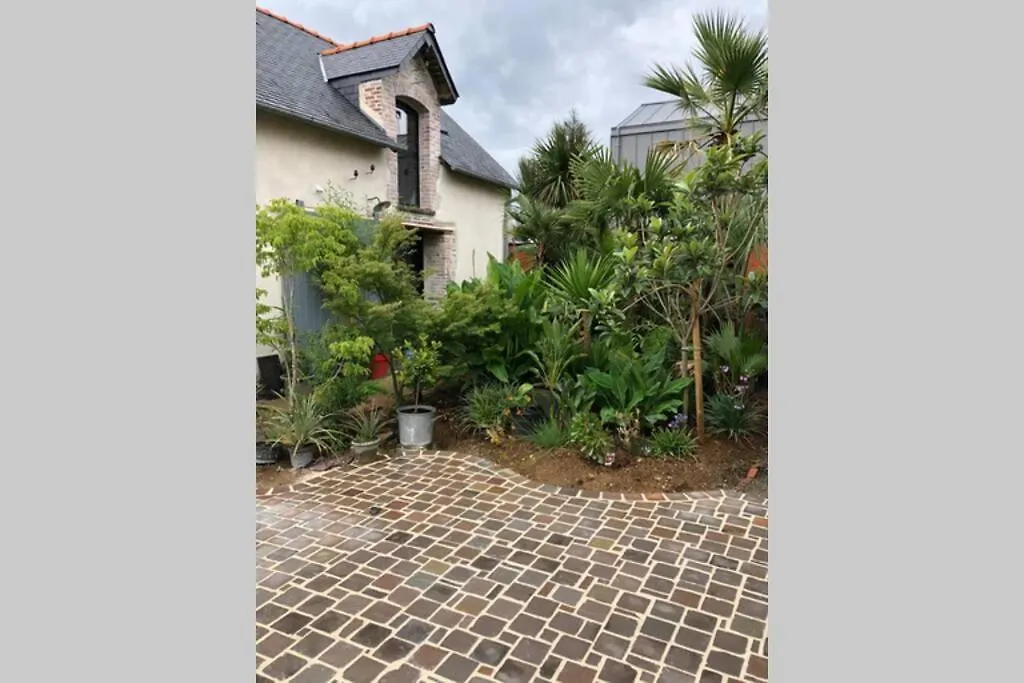 Holiday home La Petite Maison Dans La Jungle Chartres-de-Bretagne France